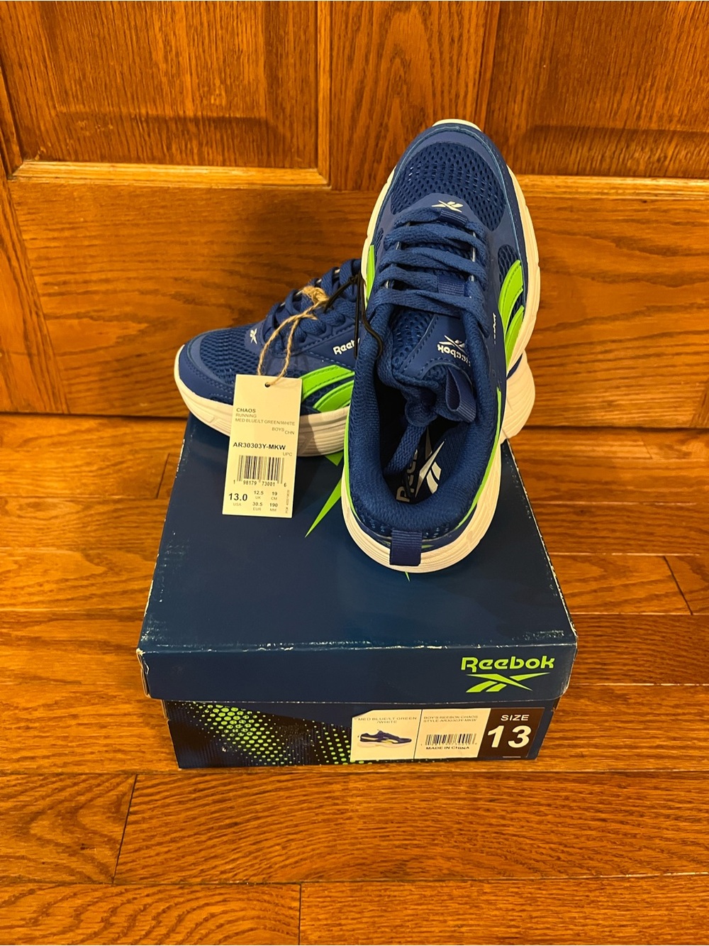 (NWT) Reebok Boys Chaos running sneakers Little Boy Sz 13
